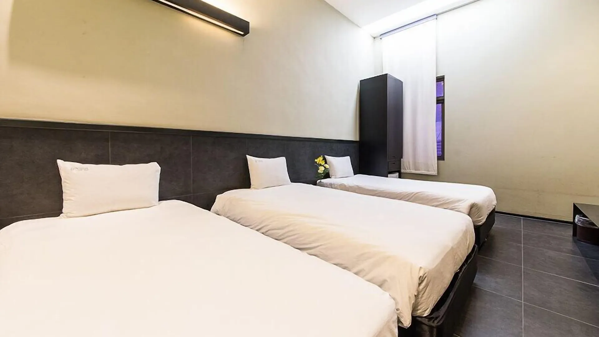 Hotel Irene Myeongdong Σεούλ 3*,